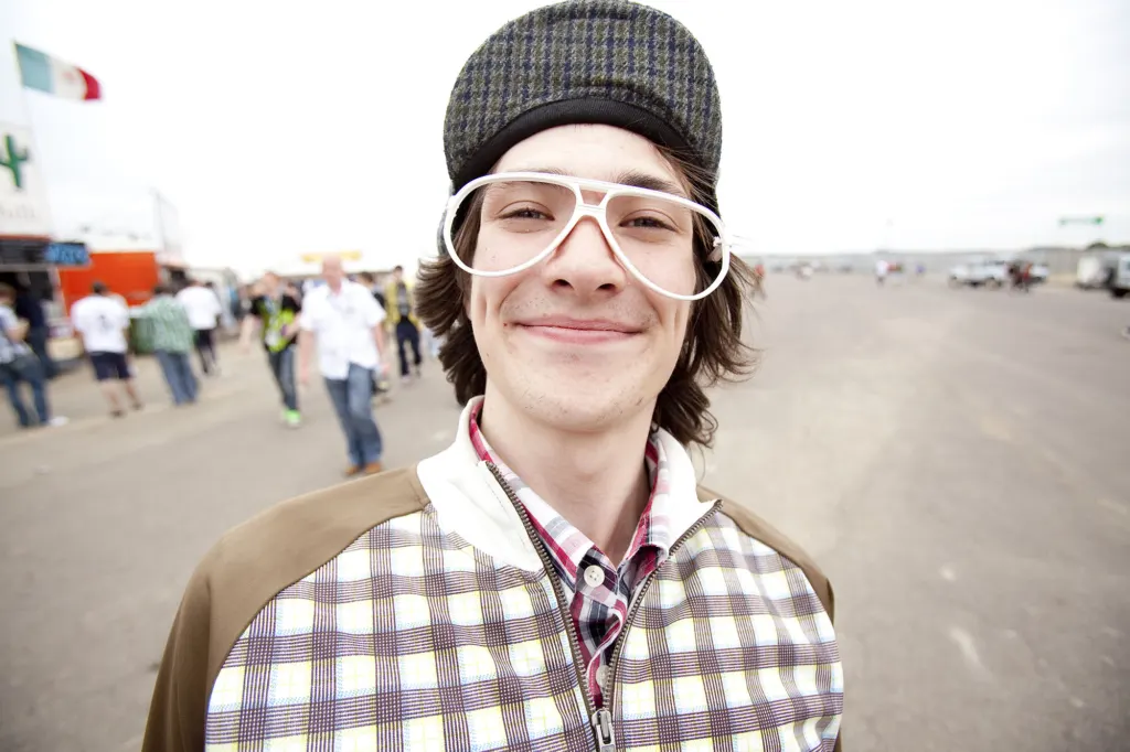 Festivalgoers and atmosphere at Global Gathering 2010